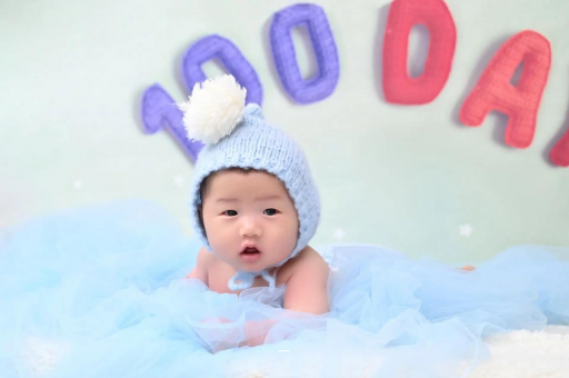 贵港宝宝不哭不闹正常吗